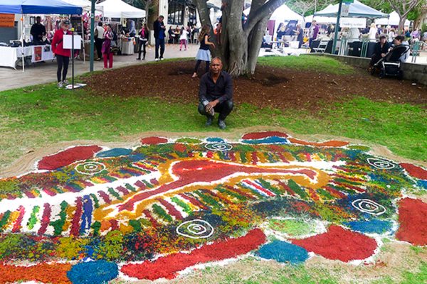 aboriginal sand painting at mosman by walangari karntawarra